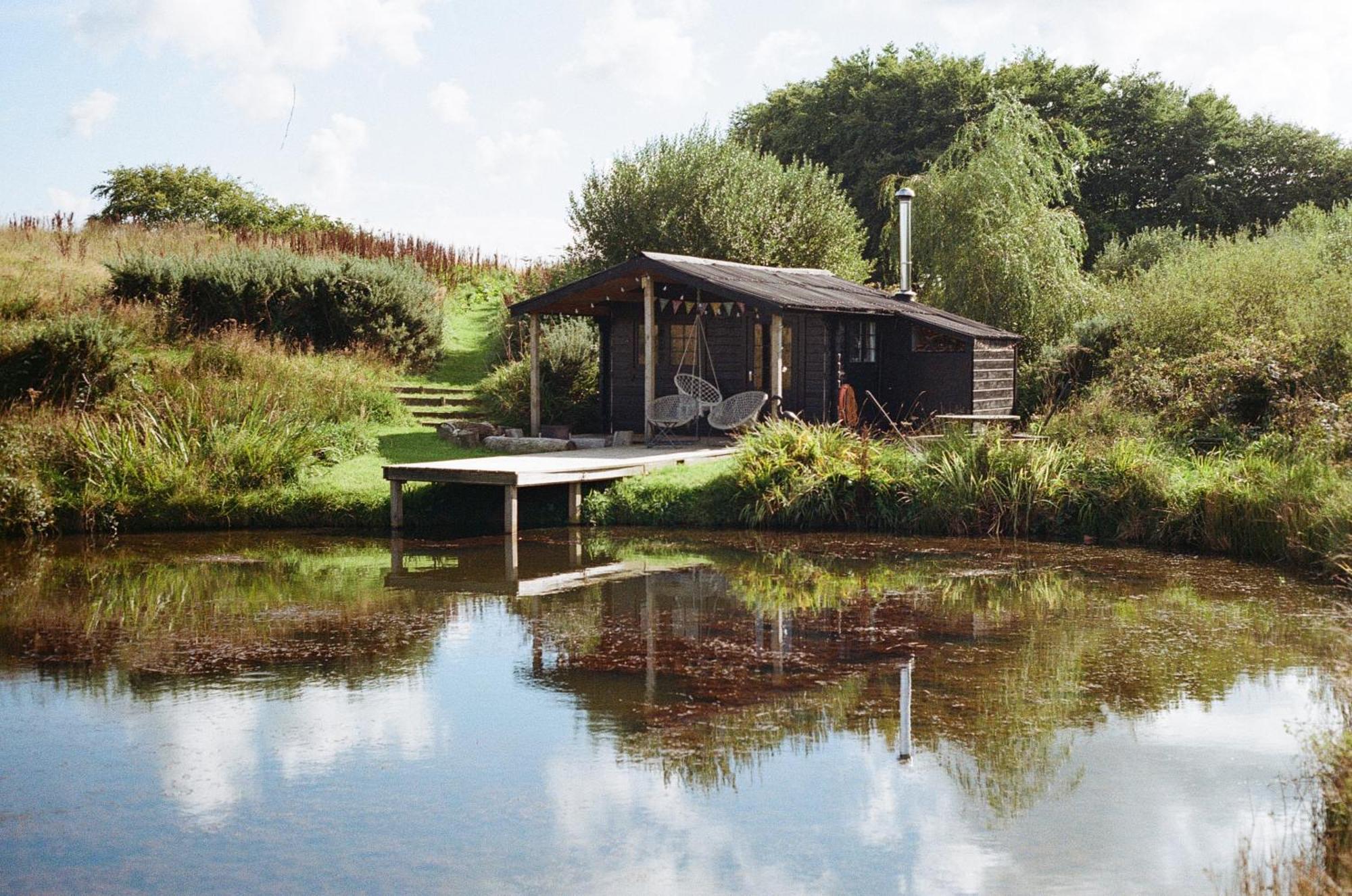 Lake Villa Holiday Cottages Holsworthy Exterior foto